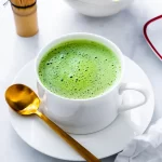 Matcha: Jak zařadit tento zelený čaj bohatý na živiny do svého jídelníčku