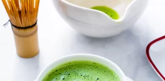 Matcha: Jak zařadit tento zelený čaj bohatý na živiny do svého jídelníčku