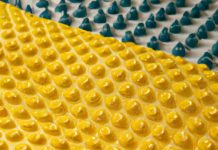 Akupresurní podložky: Účinnost při bolesti zad, stresu a poruchách spánku Acupressure mats: Effectiveness for back pain, stress and sleep disorders