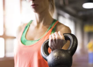 Nejlepší cviky s kettlebellem pro celotělový trénink kettlebell