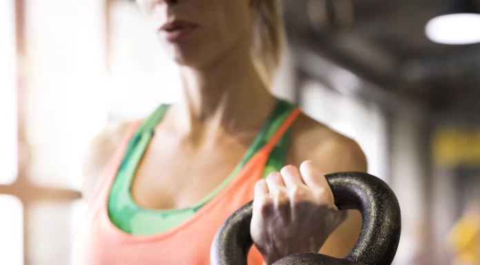 Nejlepší cviky s kettlebellem pro celotělový trénink kettlebell