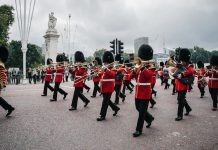 Military press a Push press: Nejlepší cviky pro sílu ramen Military press a Push press: Nejlepší cviky pro sílu ramen
