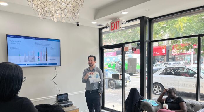 Čištění zubů před nebo po snídani? Čištění zubů před nebo po snídani?