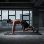 8 cviků pro efektivní trénink na workoutovém hřišti a posílení těla 8 cviků pro efektivní trénink na workoutovém hřišti a posílení těla