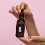 Přírodní versus konvenční kosmetika: Jak vybrat kvalitní výrobky a vyhnout se nebezpečným látkám Přírodní versus konvenční kosmetika: Jak vybrat kvalitní výrobky a vyhnout se nebezpečným látkám