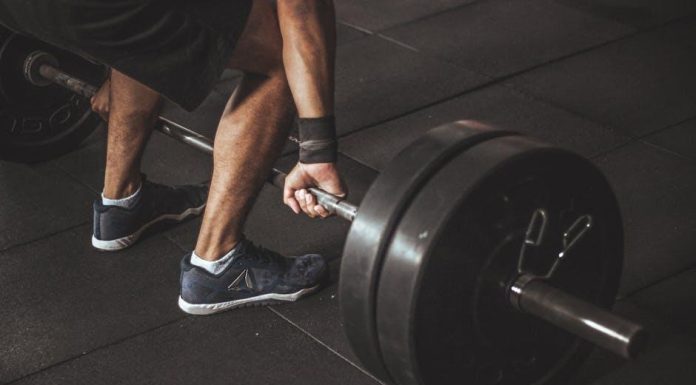 Mrtvý tah pro hluboký záda: Správná technika a výhody cvičení Mrtvý tah pro hluboký záda: Správná technika a výhody cvičení