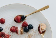 Cheesecake Pro Sebejednoho: Luxusní Požitek na Tanieri Cheesecake Pro Sebejednoho: Luxusní Požitek na Tanieri