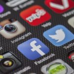 Proč Žijeme Falešný Život na Sociálních Sítích? Proč Žijeme Falešný Život na Sociálních Sítích?