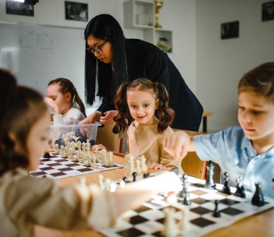 Rychlá cesta ke vysněné formě: TOP 3 skupinové lekce pro efektivní kondiční trénink Rychlá cesta ke vysněné formě: TOP 3 skupinové lekce pro efektivní kondiční trénink