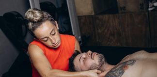 Posilování Středu Těla: TOP 5 Cviků pro Pevný Core