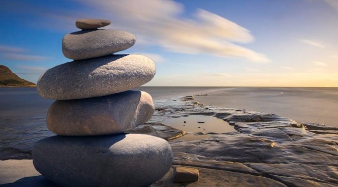 Mindfulness pro Emoční Jídlo a Lepší Partnerské Vztahy: Rady od Lékařky Mindfulness pro Emoční Jídlo a Lepší Partnerské Vztahy: Rady od Lékařky