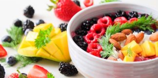 Mindful Eating: Jak začít Jíst Vědomě a Zhubnout bez Emočního Jídla Mindful Eating: Jak začít Jíst Vědomě a Zhubnout bez Emočního Jídla