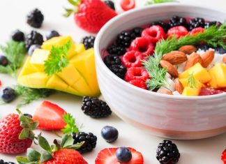 Mindful Eating: Jak začít Jíst Vědomě a Zhubnout bez Emočního Jídla Mindful Eating: Jak začít Jíst Vědomě a Zhubnout bez Emočního Jídla