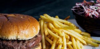 Den na podvody: Jak si užít cheat day bez narušení cesty k hubnutí Den na podvody: Jak si užít cheat day bez narušení cesty k hubnutí